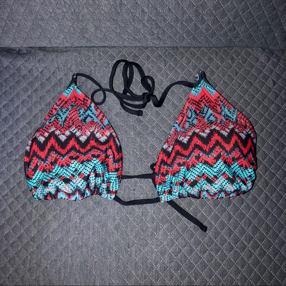 Tribal print bikini top👙